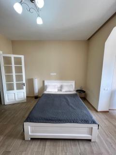 Riverfront Apartment - Tbilisi - 9