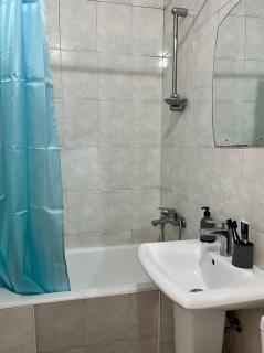 Riverfront Apartment - Tbilisi - 1