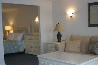 Spacious riverfront with balcony Sheepscot Harbour Vacation Cub Studio #211 - 8