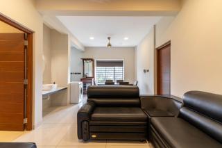 Amminis Mansion by Doris Homes - Trichūr - 9