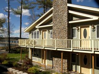 Spacious riverfront with balcony Sheepscot Harbour Vacation Cub Studio #211 - Edgecomb - 1