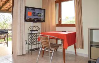 Two-Bedroom Holiday Home In Calcatoggio - 2