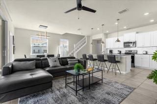 5 Bedrooms- 4,5 Bathrooms- Windsor Island 160 Jw - Davenport - 5