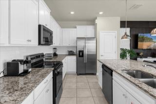 5 Bedrooms- 4,5 Bathrooms- Windsor Island 160 Jw - Davenport - 3
