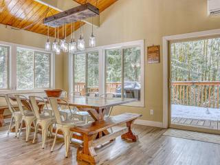 Clear Creek Mt Hood Retreat - Meredith Lodging - Rhododendron - 1