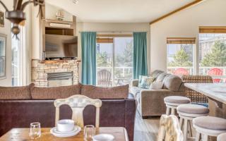 Pelicans Watch - Meredith Lodging - 1