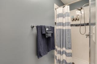 Double J's LakeHouse - 3