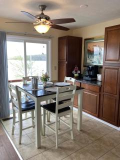 Double J's LakeHouse - 4