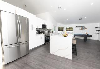 Cheerful 3-bedroom villa with pool - Walton - 1