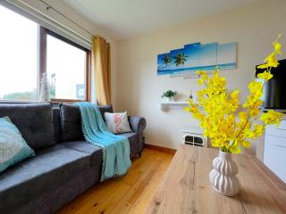 Summer Breeze - My Cosy & Warm Holiday Home in Youghal's heart - Family Friendly - Long Term Price Cuts - 2