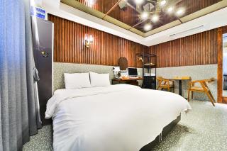 Hotel February Tongyeong Jukrim - Tongyeong - 1