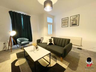 KozyGuru / Wigan / 2BR 4Beds / Newly Refurbished Stylish Holiday House / Close to Big Retail Park / UWNE034 - Wigan - 0