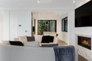 Luxury Waterside Home Sanctuary - Sydney - 5