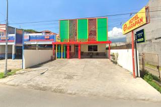 Urbanview Hotel Harapan Palopo - 1