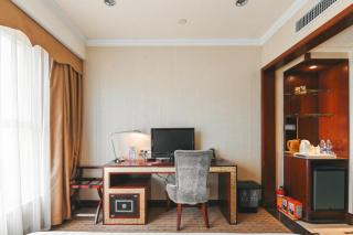 Royal Plaza Hotel - Guangzhou - 4