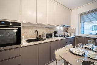 Old town luxury in new building. - 1