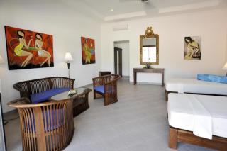 Aquarius Beach Hotel - 3