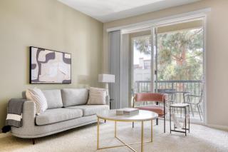 Playa del Rey 2br w pool gym nr Playa beach LAX-909 - 0