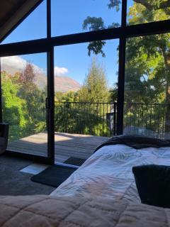 Central Wanaka Oasis, Tiny Home, Mountain Views & Spring Water - Wanaka - 1