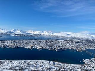 Aurora Apartment very close to cable car and sherpatrappa - Tromsø - 0