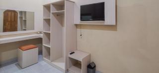 RedDoorz near Pantai Pancer Door Pacitan - 4