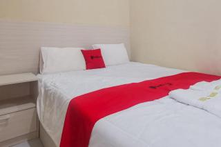 RedDoorz near Pantai Pancer Door Pacitan - 9