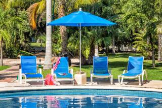 Paseo Luxury Suites - 2