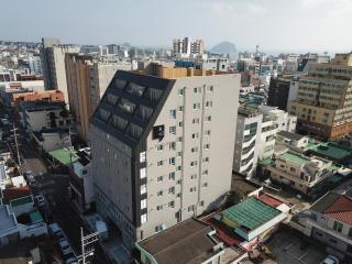 Hotel Rest Seogwipo - 8