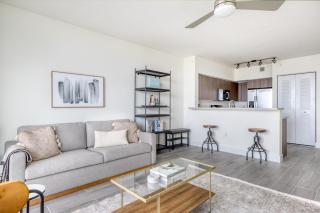 Little Havana 1br w pool gym near restaurants MIA-47 - 9