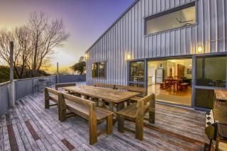 THE BARN - Mahia - 7