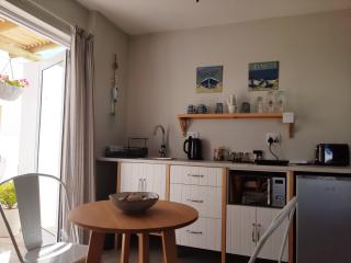 Milk Thistle Loft & Studio apartments - 6