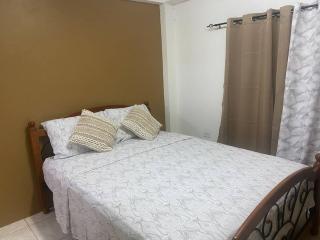 Cozy Quarters Tobago - Scarborough - 3