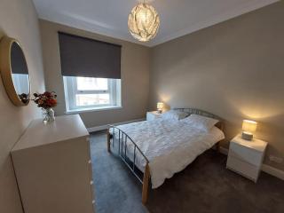 Newly Renovated Oliver Apartment - Hawick - 3