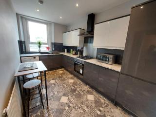 Newly Renovated Oliver Apartment - Hawick - 2