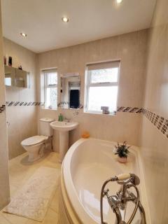 - The Holly Tree House - - Bushmills - 9