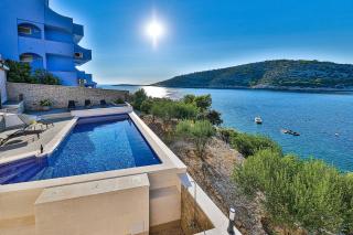 Luxury 2 etage apartment with private heated pool - Rogoznica - 8