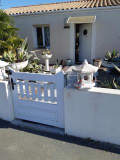 Chambre lit double dans pavillon , chez Lilyanne - Tonnay-Charente - 0