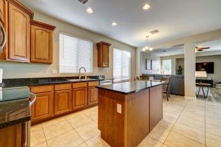 Heated Pool, Community Perks Updated Gilbert Home - Queen Creek - 3