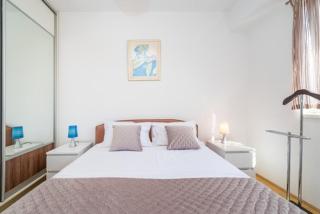 BRIGHT APARTMENT - 9