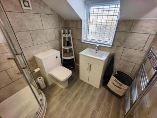 99 Stoney Bank Drive - Kiveton Park - 7
