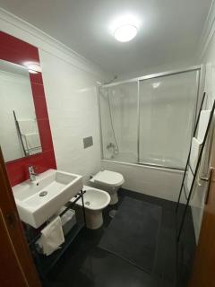 Prime Location - Historic District with Private Parking - Lisbona - 4