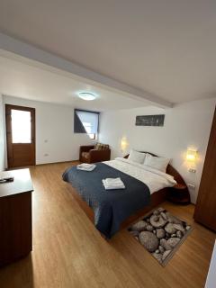 Casa din Deal Crisbomir - BRAN - Predeluţ - 4