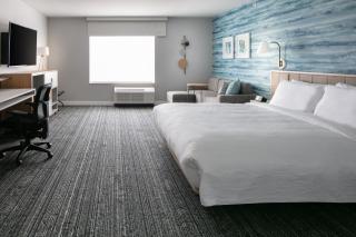 TownePlace Suites by Marriott Oshkosh - 4