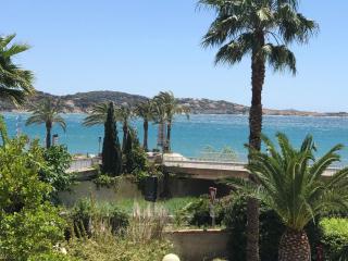BANDOL ROC BEACH VUE MER Grand T3 face à la plage avec parking - Bandol - 1