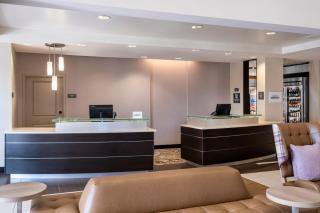 Residence Inn by Marriott Bloomington - Bloomington - 8