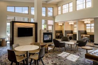 Residence Inn by Marriott Bloomington - Bloomington - 6