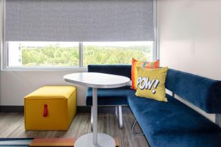 Aloft Savannah Airport - 2