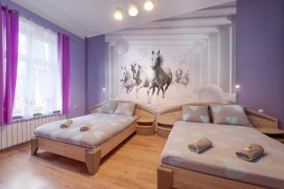 Queen Apartments - 8