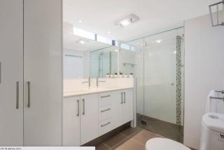 Absolute beachfront Royal Palms - Gold Coast - 2
