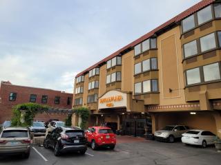 Seville Plaza Hotel, Trademark Collection by Wyndham - Kansas City - 4